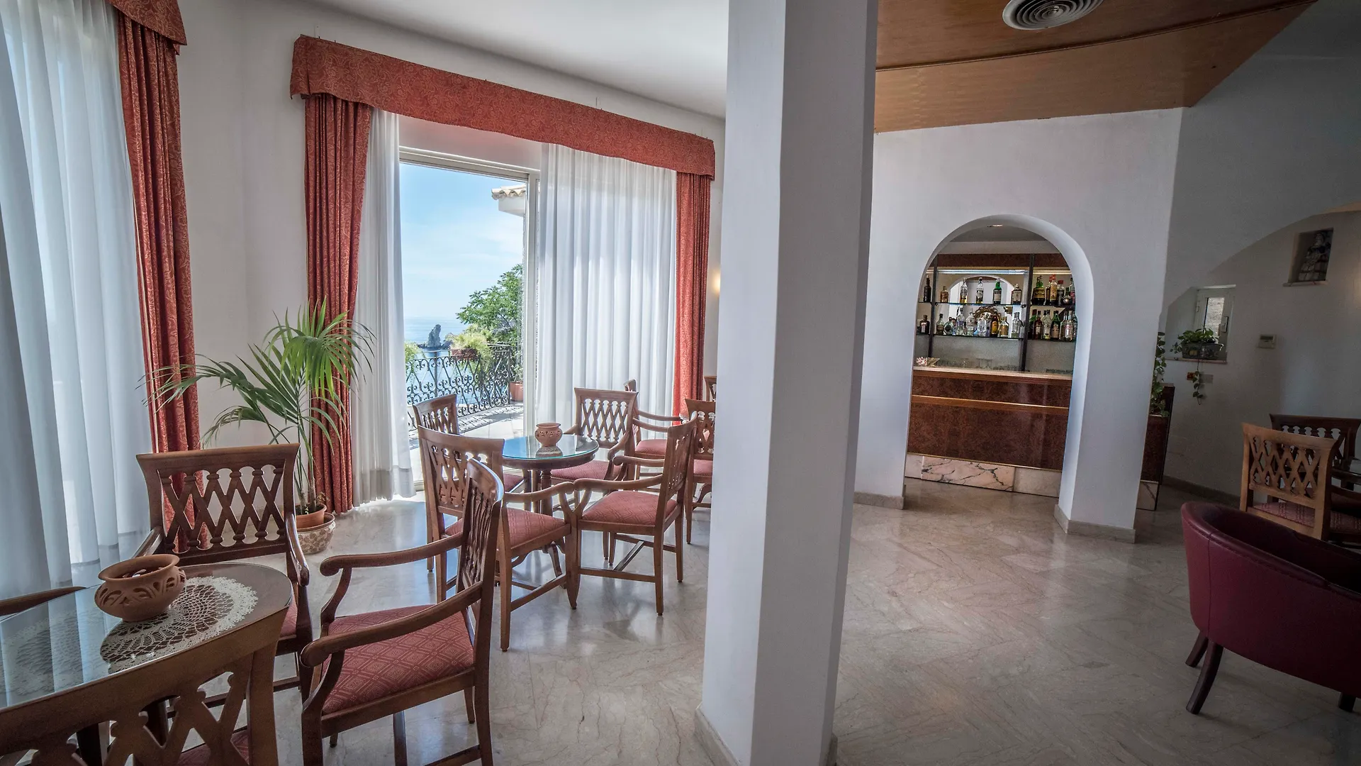 Hotel Isola Bella Таормина 3*,  Италия