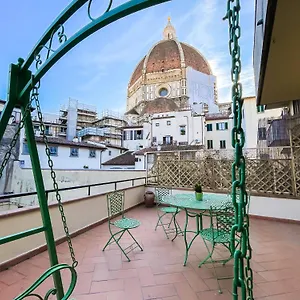 https://stunning-apartment-with-an-amazing-terrace.it-tuscanyhotel.com