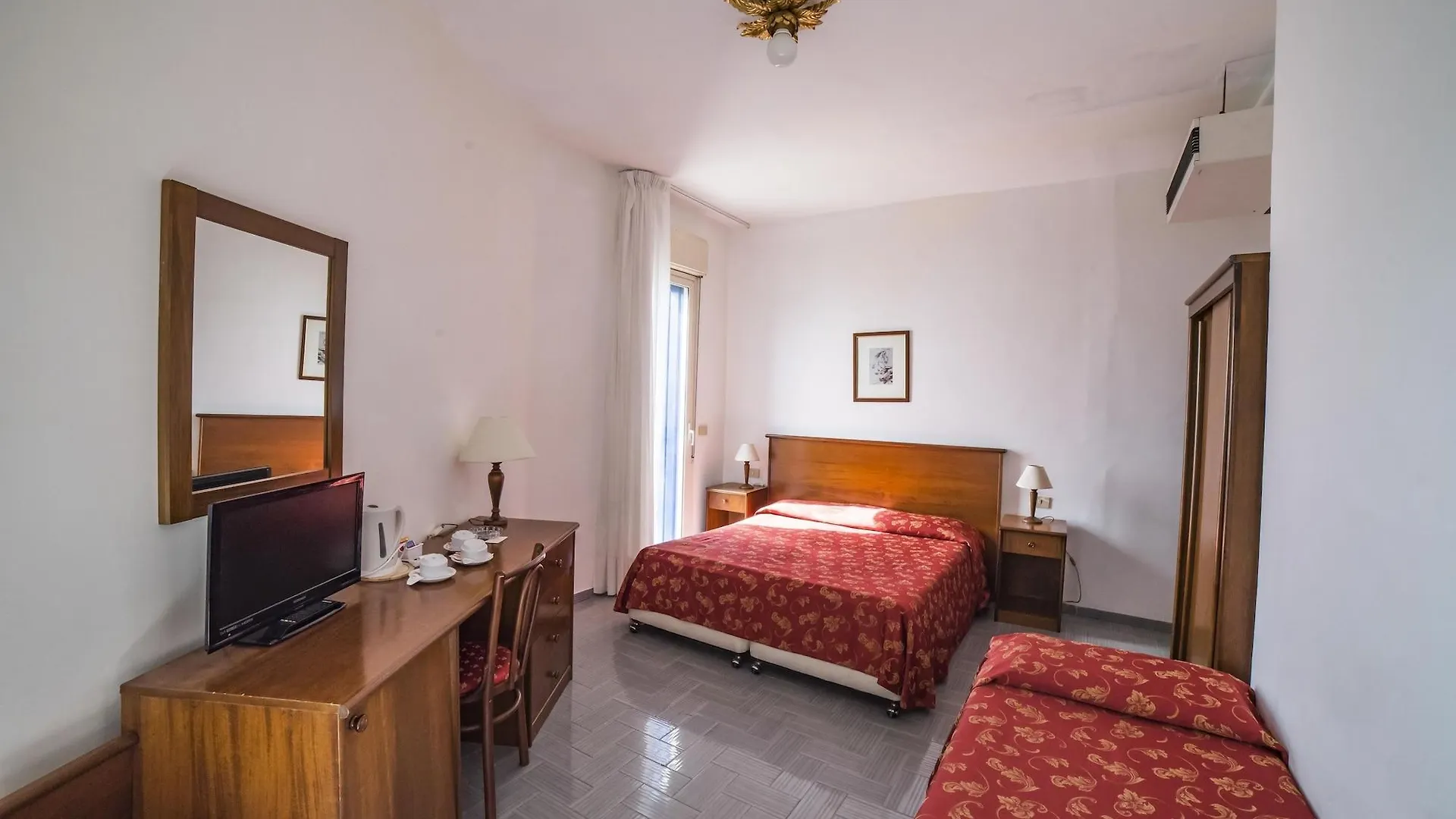 Hotel Isola Bella Taormina 3*,